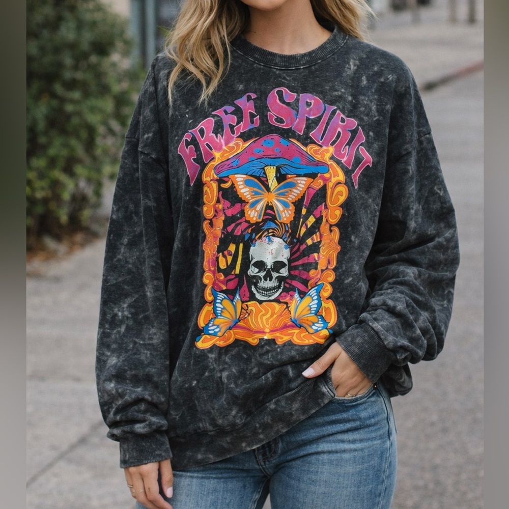No Boundaries Free Spirit Graphic Women's Sweater - Black and Multicolor